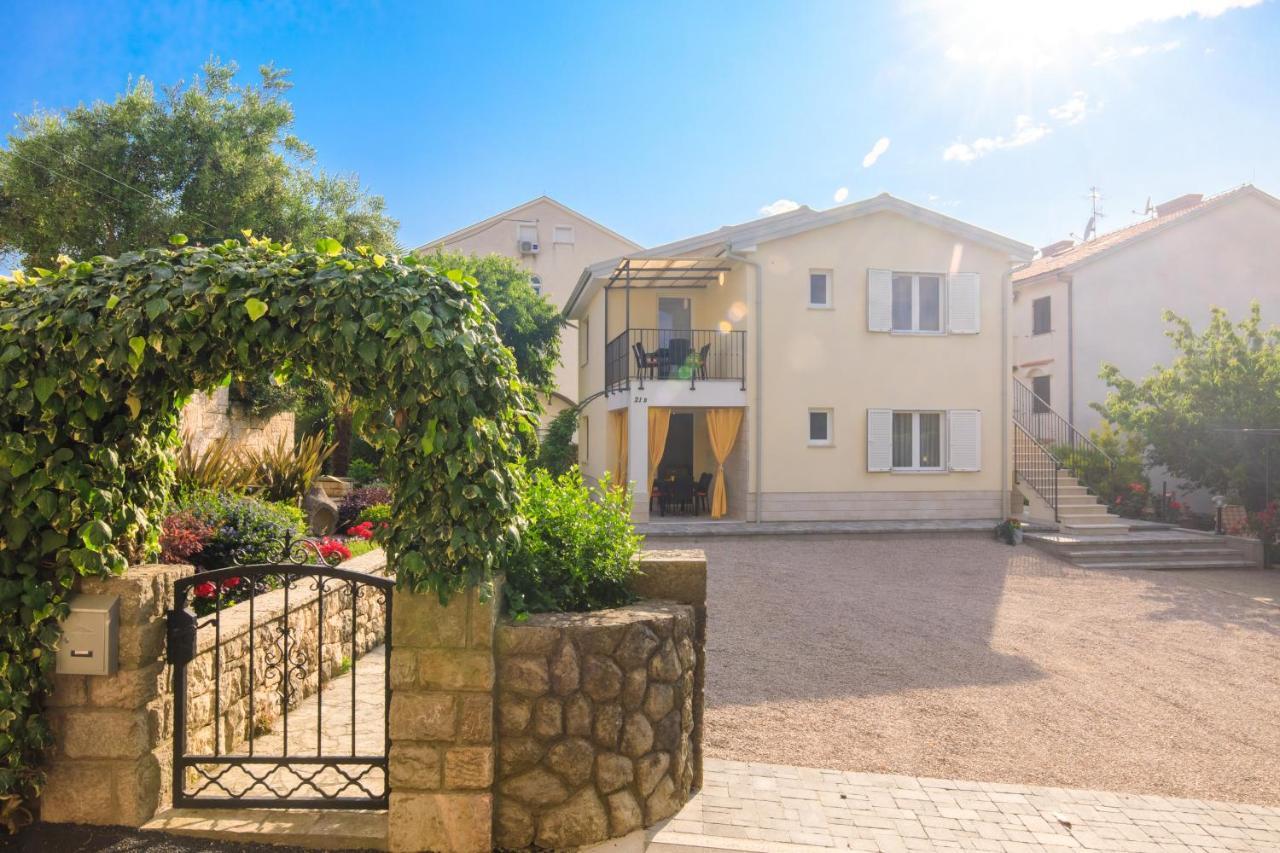 Apartman Ivona U Prizemlju Малинська Екстер'єр фото