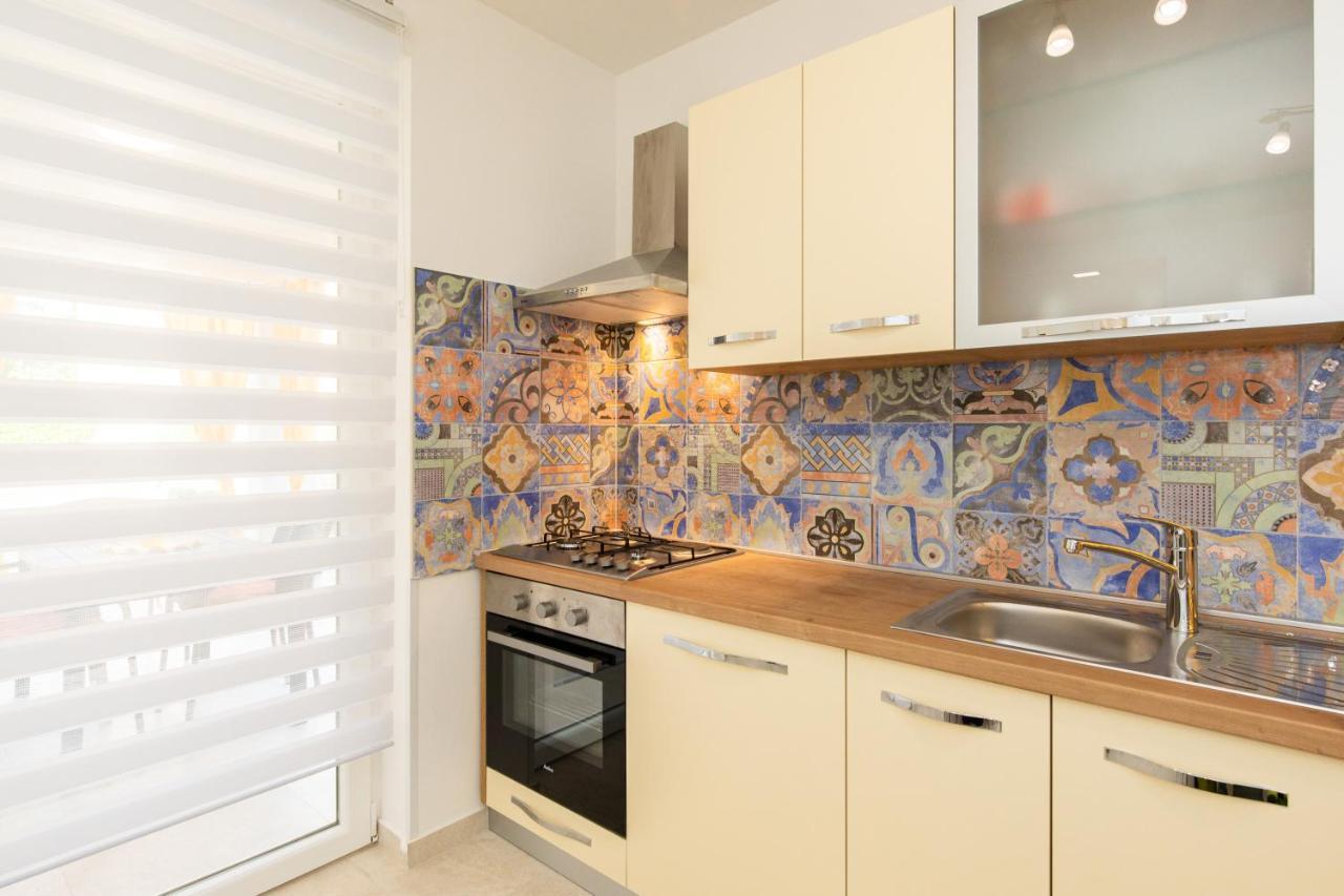 Apartman Ivona U Prizemlju Малинська Екстер'єр фото